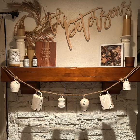 Rustic Cowbell garland - Picture 2 of 5